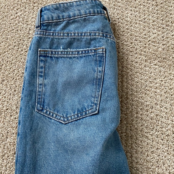 H&M high waisted mon ripped jean - Picture 2 of 4